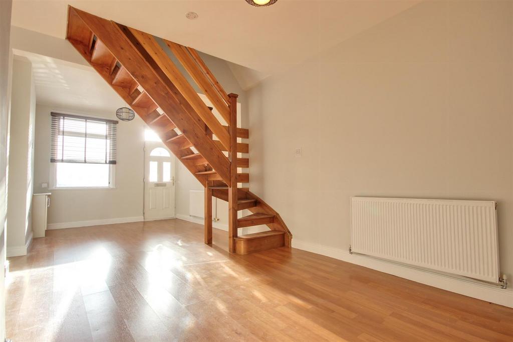 Flemingate, Beverley 2 bed terraced house for sale £165,000