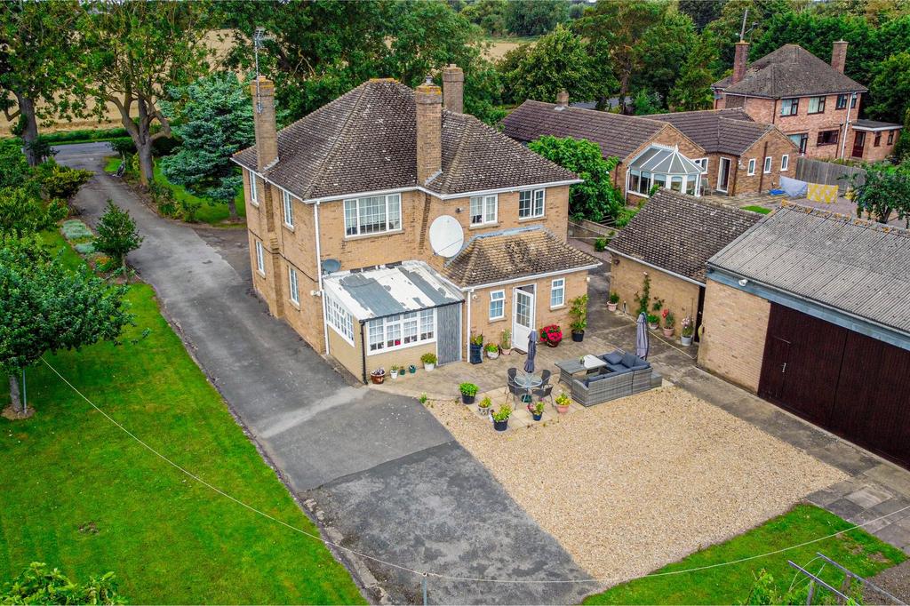 Clay Lake, Spalding, PE12 4 bed detached house for sale £450,000