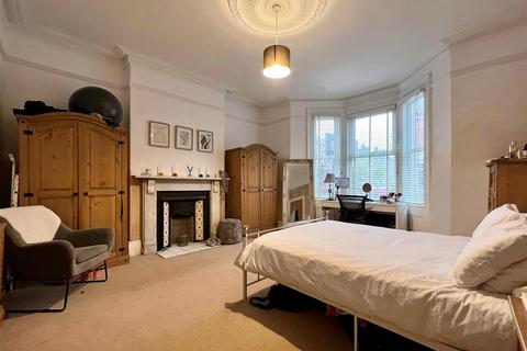 2 bedroom flat to rent, Hazelwood Avenue, Newcastle Upon Tyne