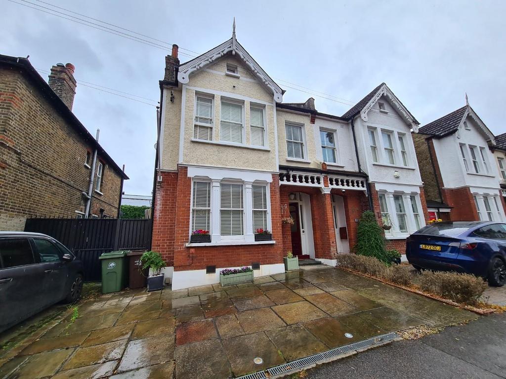 Elgin Road, Wallington 4 bed semidetached house for sale £599,000