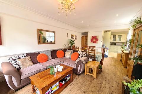 9 Elgin Road, Wallington, SM6 8RE
