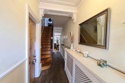 9 Elgin Road, Wallington, SM6 8RE