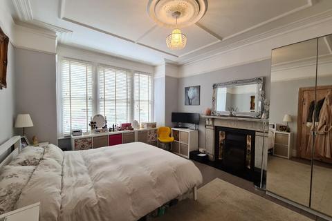 9 Elgin Road, Wallington, SM6 8RE