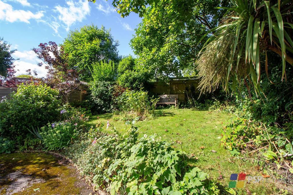 Rose Cottage garden3-1.jpg