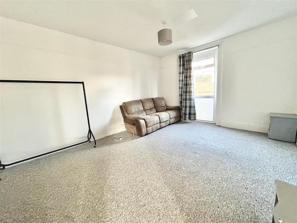 Avenue Road, Ramsgate, CT11 2 bed apartment £900 pcm (£208 pw)