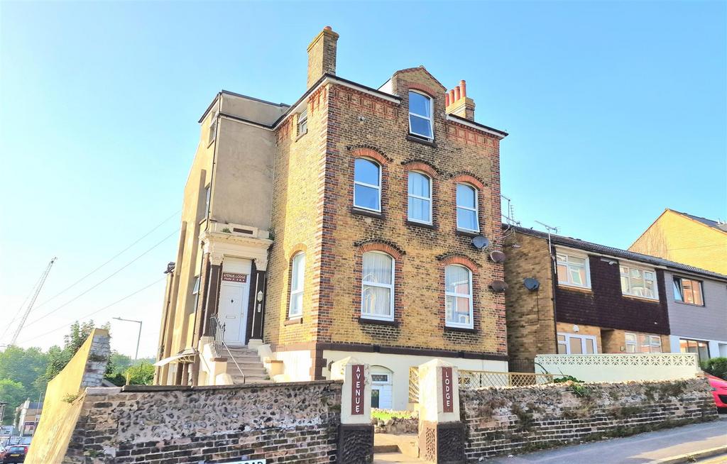 Avenue Road, Ramsgate, CT11 2 bed apartment £900 pcm (£208 pw)