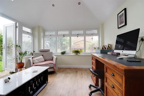 9 Barton Drive, Hessle, HU13 0HN