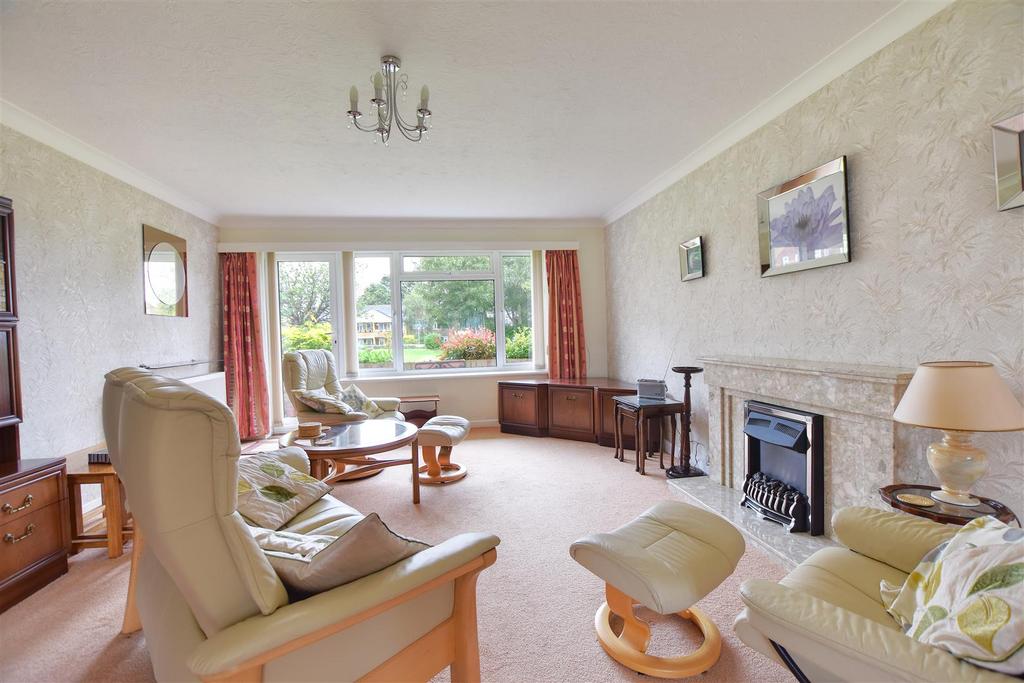 Birkdale, BexhillOnSea 2 bed flat for sale £280,000
