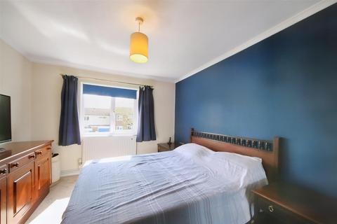 12 Beagle Close, Radlett, WD7 8PG