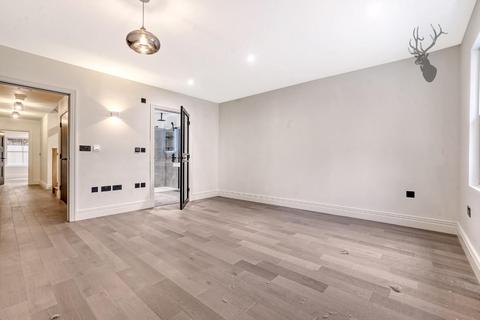 undefined, Merchant Street, Bow E3