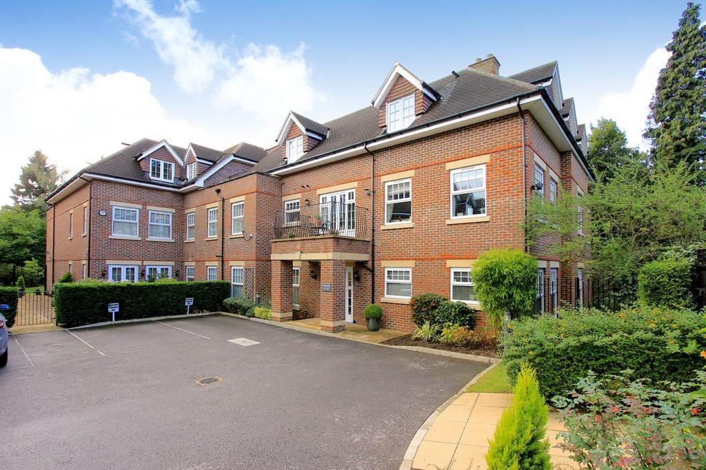 Hawkesley Court, Radlett WD7 2 bed flat £699,000
