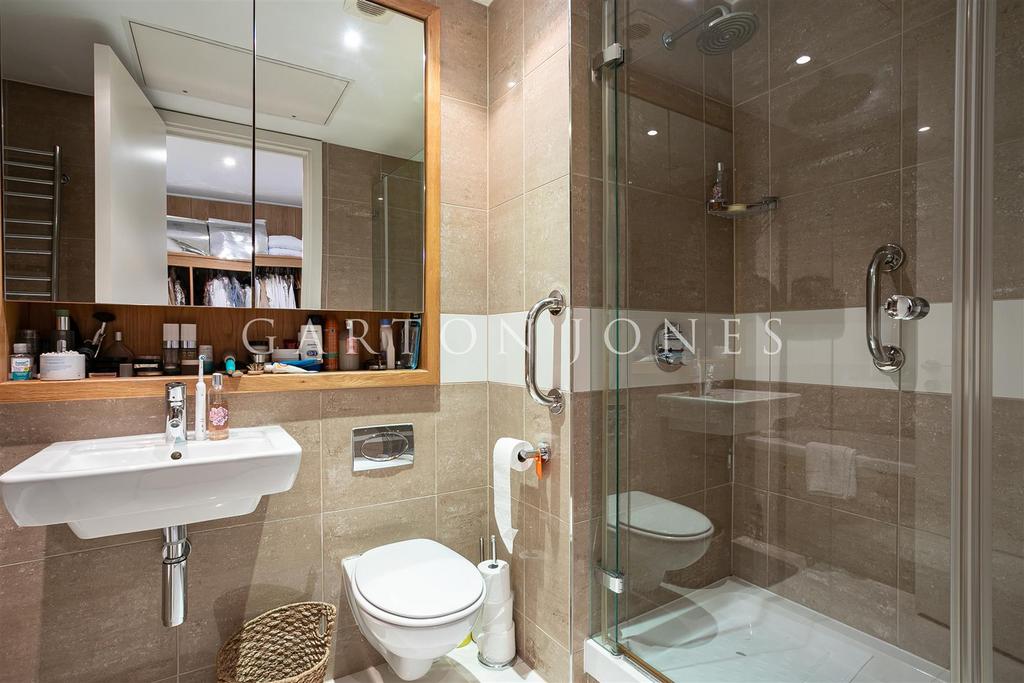 Master En-Suite