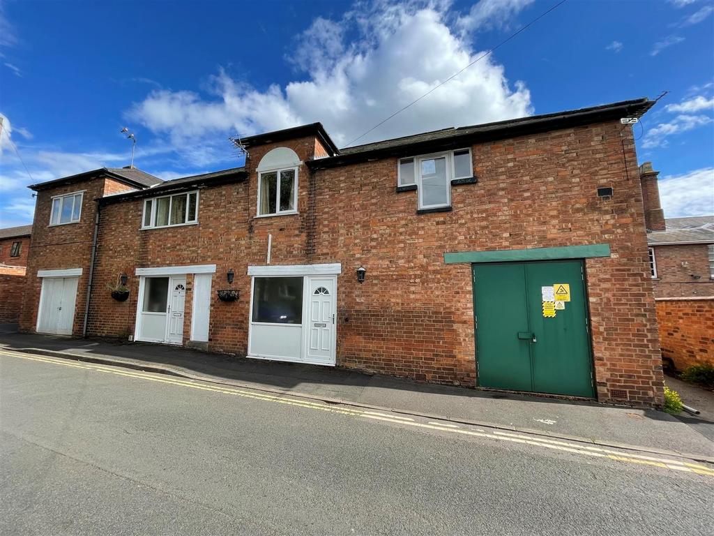 eastfield-road-leamington-spa-2-bed-coach-house-325-000