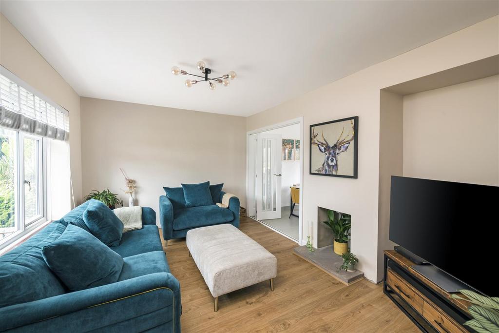 41 Ashdown Road internals9 2.jpg