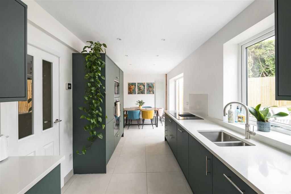 41 Ashdown Road internals14 4.jpg