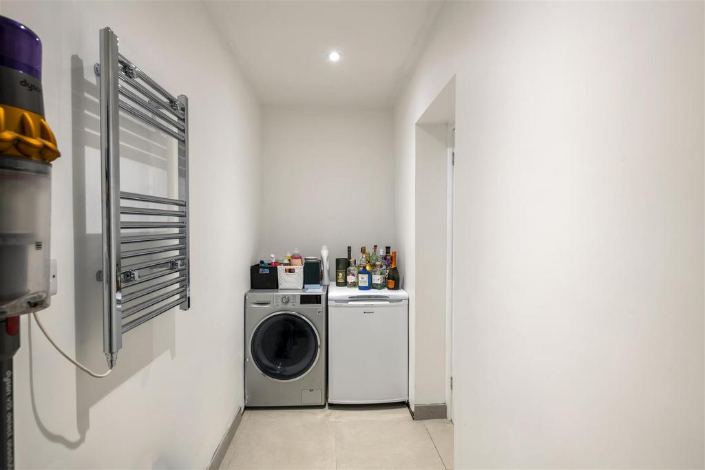 41 Ashdown Road internals18.jpg