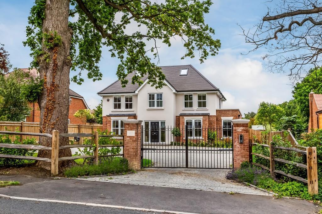 KENNEL LANE, FETCHAM, KT22 5 bed detached house £1,525,000