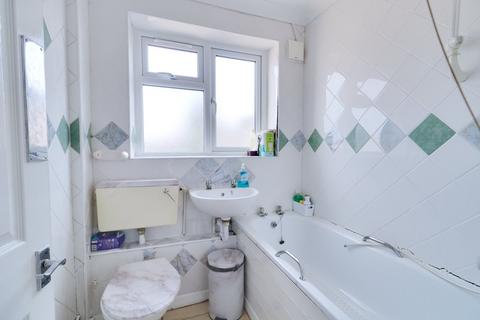 69 Ingrebourne Road, Rainham, RM13 9AH