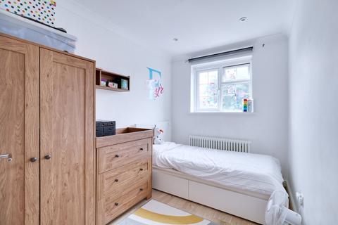69 Ingrebourne Road, Rainham, RM13 9AH