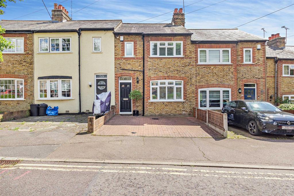 Kings Chase, Brentwood 2 bed terraced house for sale £475,000