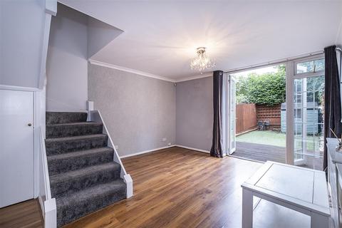 5 Hazel Mead, Epsom, KT17 1PW