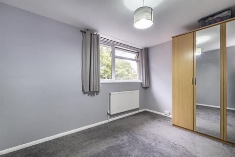 5 Hazel Mead, Epsom, KT17 1PW