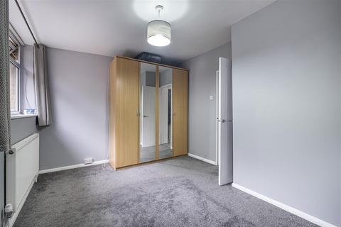 5 Hazel Mead, Epsom, KT17 1PW