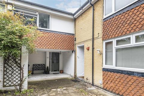 5 Hazel Mead, Epsom, KT17 1PW