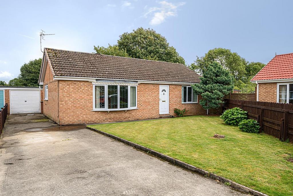 Kings Meadows, Sowerby, Thirsk 3 bed detached bungalow for sale £279,950
