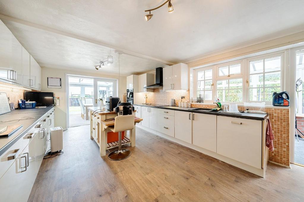 KITCHEN BREAKFAST ROOM.jpg