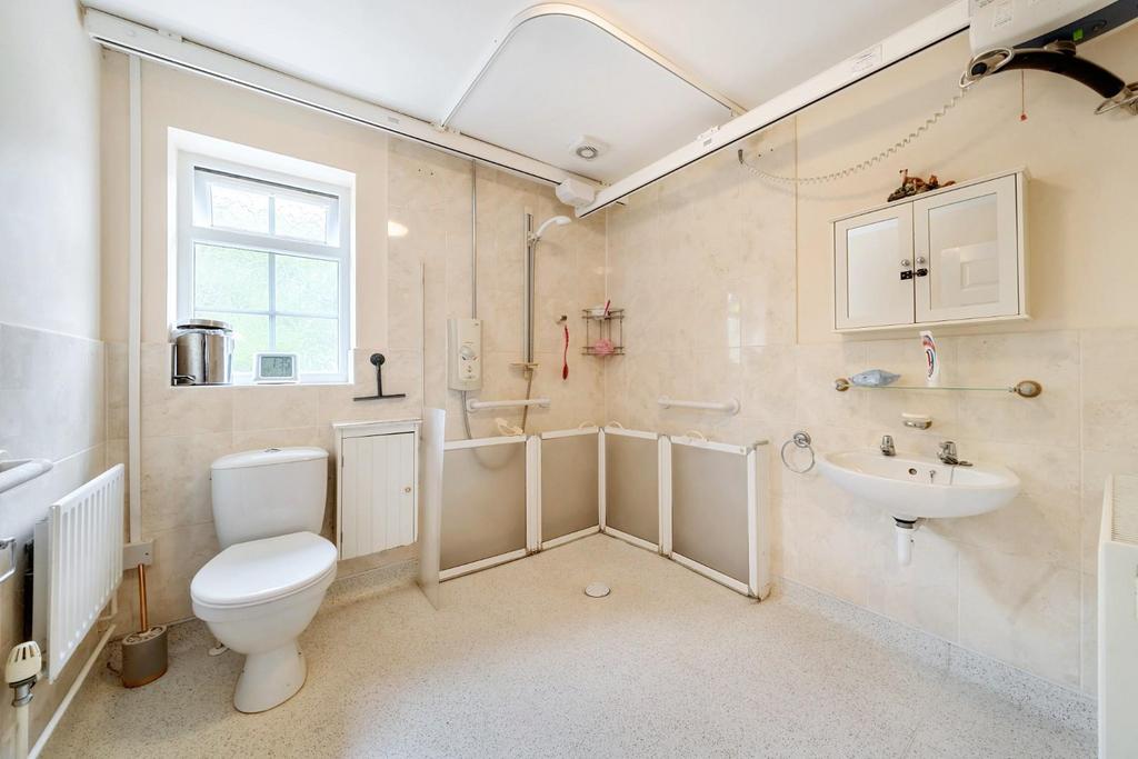 SHOWER WET ROOM.jpg