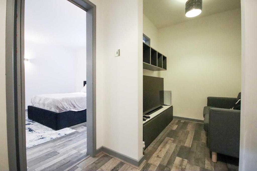 Office/Dressing Area