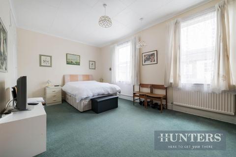 7 Sutton Grove, Sutton, SM1 4LN