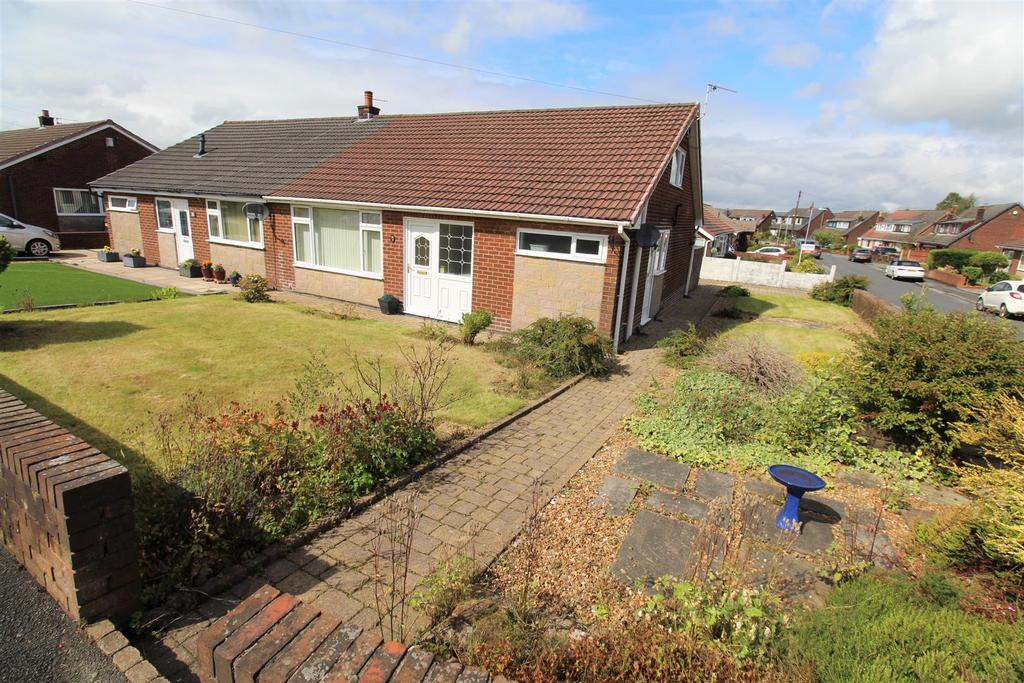 Ainse Road, Blackrod 3 bed semidetached house to rent £950 pcm (£219 pw)