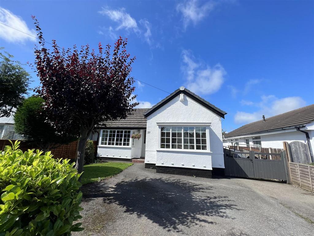 Seaview Avenue, Irby, Wirral 3 bed semidetached bungalow for sale £