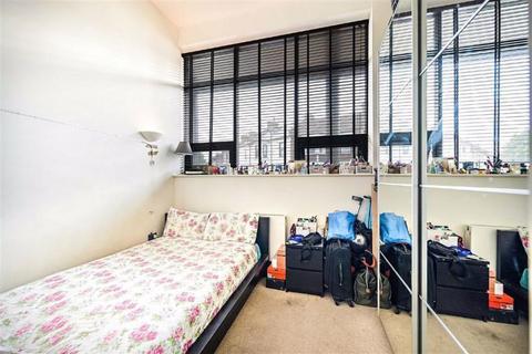 3 bedroom flat to rent, Villiers Road, Willesden, NW2