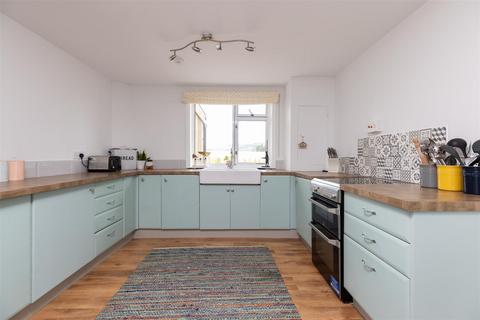 10 Bamff View, New Alyth, Blairgowrie, PH11 8NG