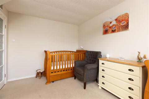 10 Bamff View, New Alyth, Blairgowrie, PH11 8NG