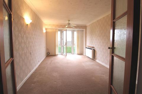 1 bedroom retirement property for sale, Lyndhurst Court, Hunstanton