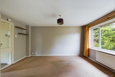 49 Ladygrove, Croydon, CR0 9LS