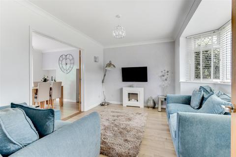 4 Meadow Way, Ferring, Worthing, BN12 5LD