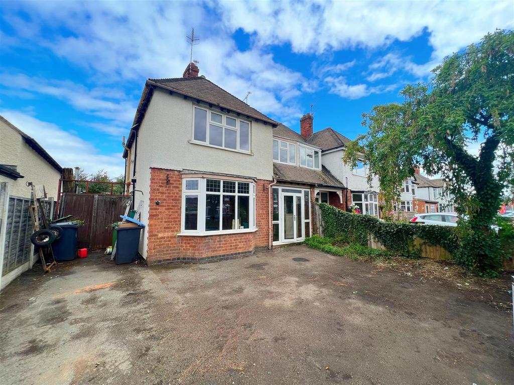 Evesham Road, StratforduponAvon 4 bed semidetached house for sale