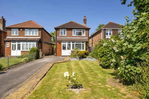96 Shepherds Lane, Guildford, GU2 9SW
