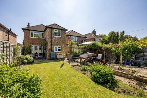 96 Shepherds Lane, Guildford, GU2 9SW