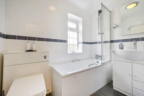 96 Shepherds Lane, Guildford, GU2 9SW