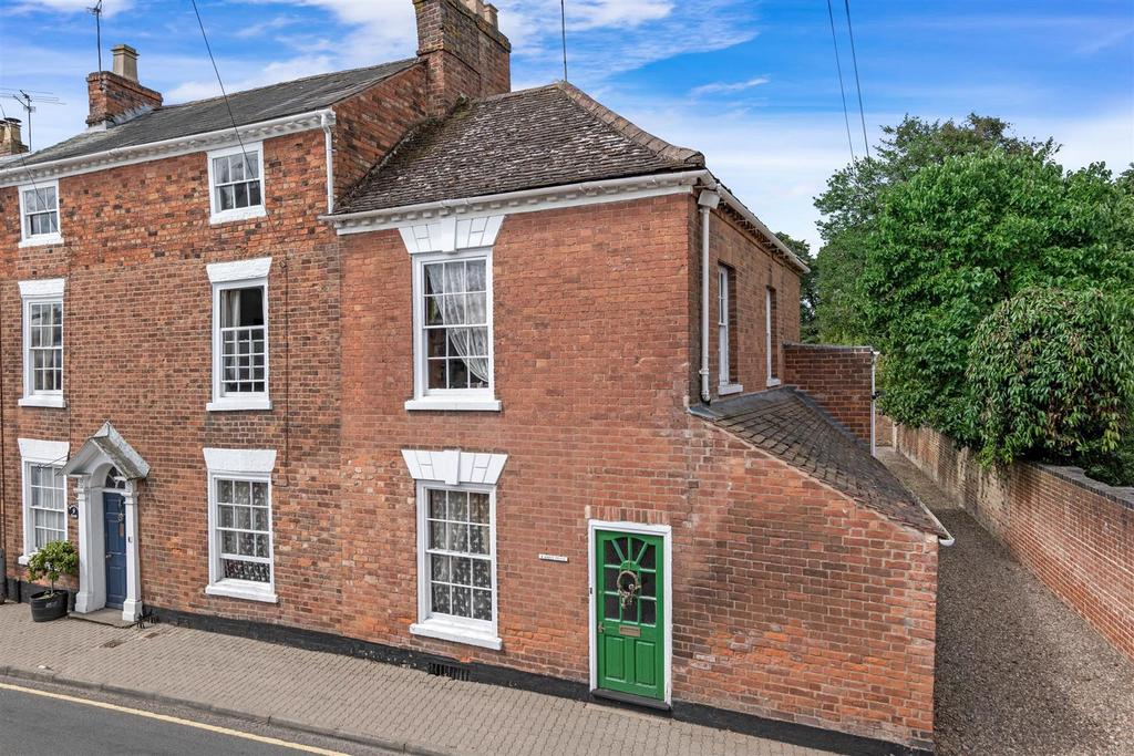 Defford Road, Pershore 5 bed house for sale £500,000