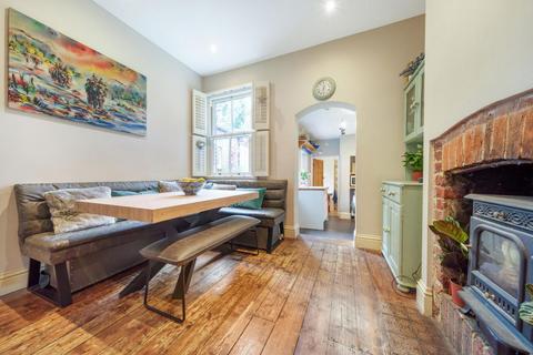 11 Cooper Road, Guildford, GU1 3LY