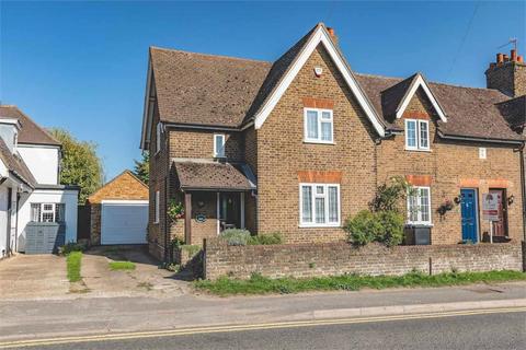 3 bedroom end of terrace house for sale, Thorney Lane South, Richings Park SL0