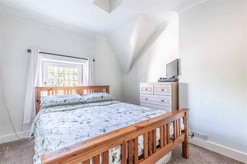 10 Thorney Lane South, Iver, SL0 9AE