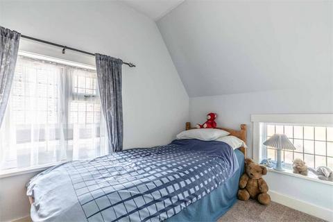 10 Thorney Lane South, Iver, SL0 9AE